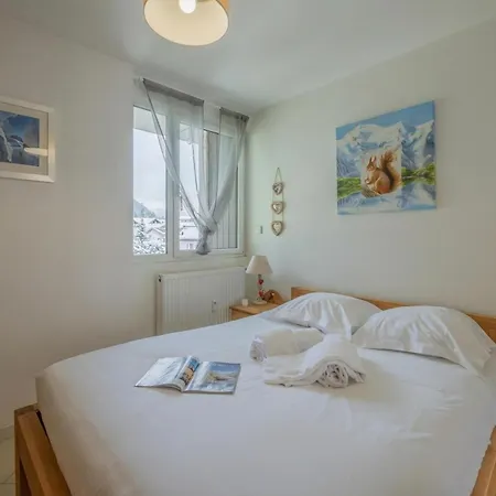 Riverside Mont Blanc View - Happy *