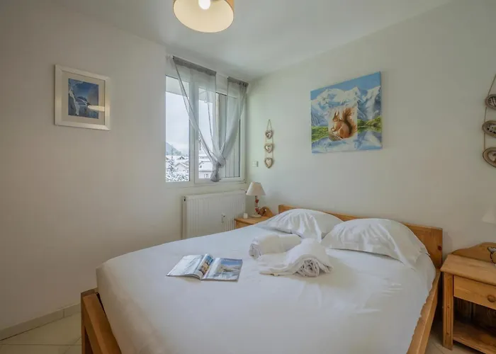 Riverside Mont Blanc View - Happy *